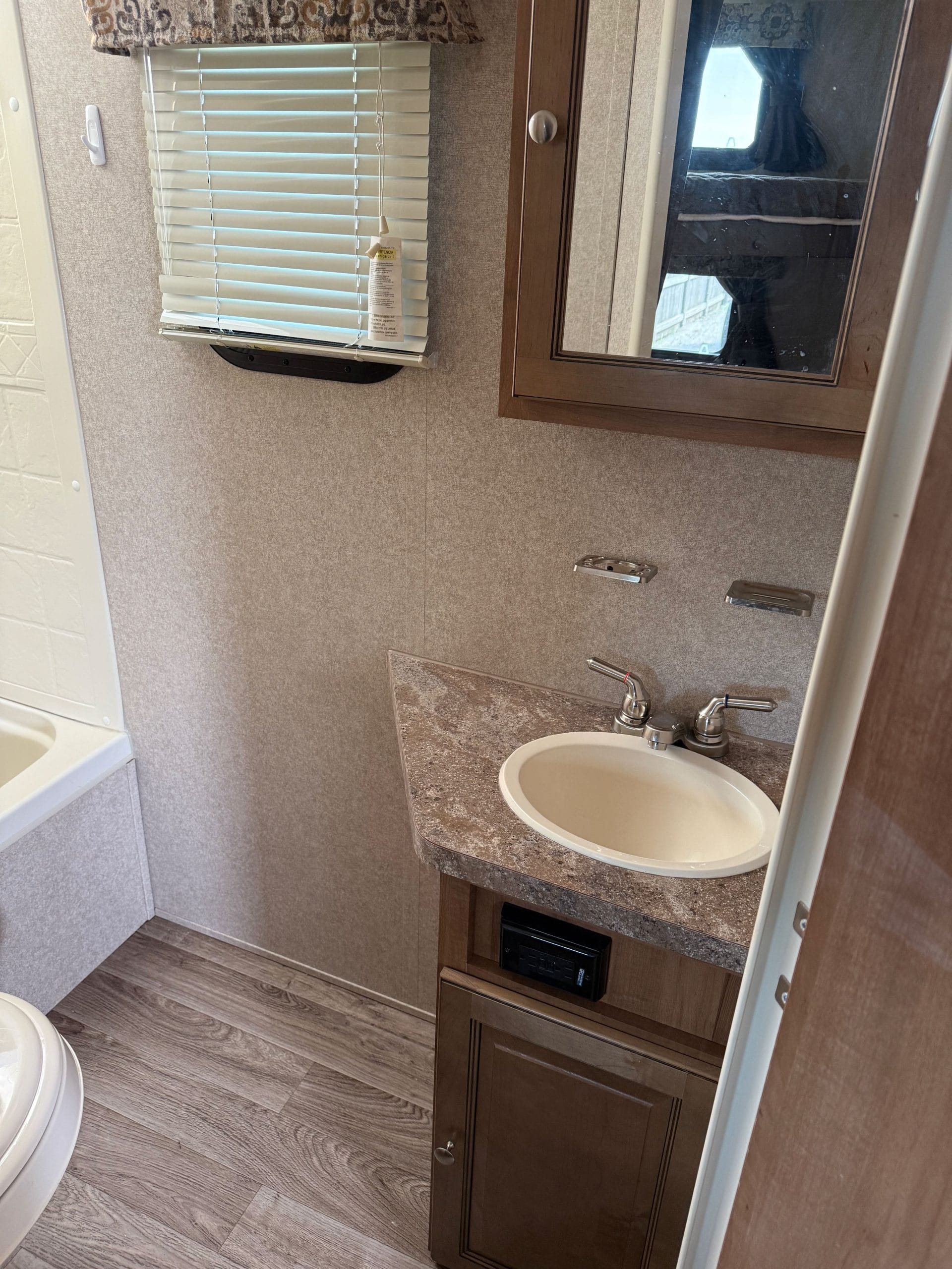 2018 Forest River 25BRDS Flagstaff Micro Lite #418741