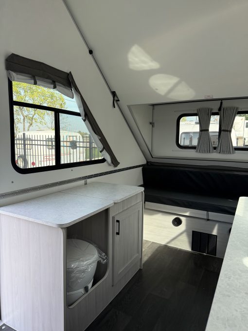 2026 Aliner Expedition Rear Sofa #010571